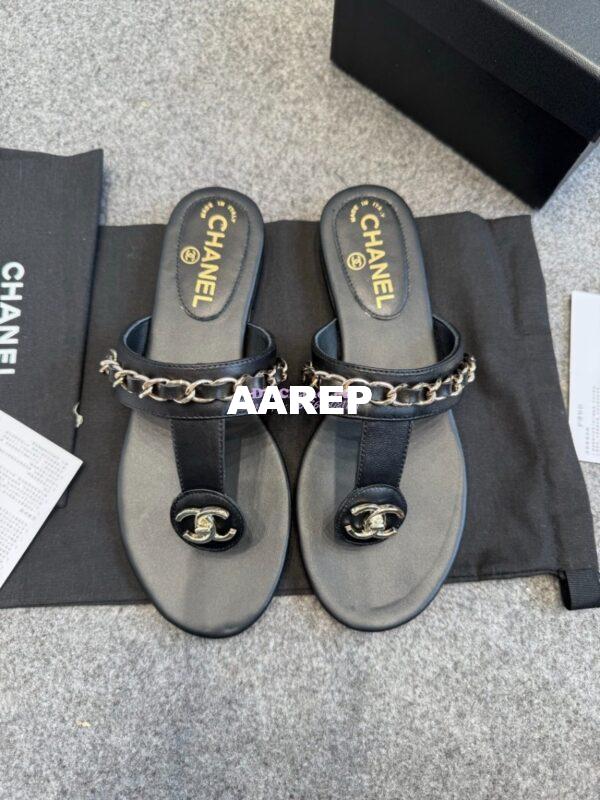 Replica Chanel 25P Spring/Summer Double C Chain Thong Sandals in Lambskin G46404 Black 7