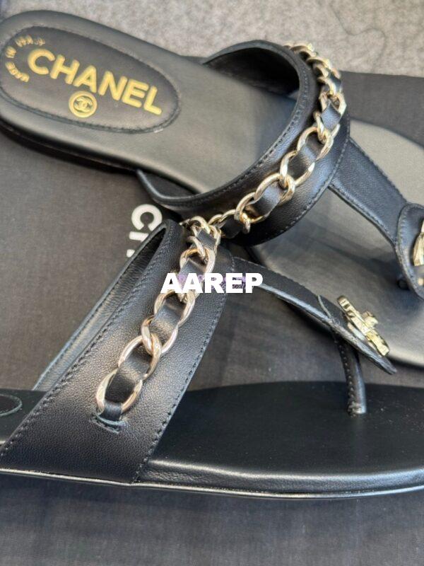 Replica Chanel 25P Spring/Summer Double C Chain Thong Sandals in Lambskin G46404 Black 12
