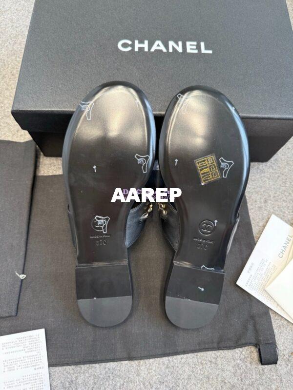 Replica Chanel 25P Spring/Summer Double C Chain Thong Sandals in Lambskin G46404 Black 14