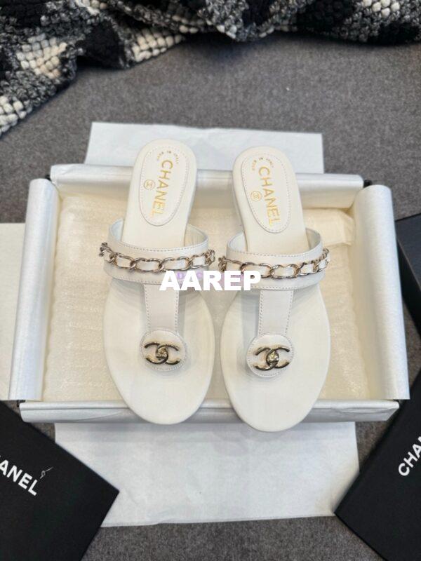 Replica Chanel 25P Spring/Summer Double C Chain Thong Sandals in Lambskin G46404 White 3