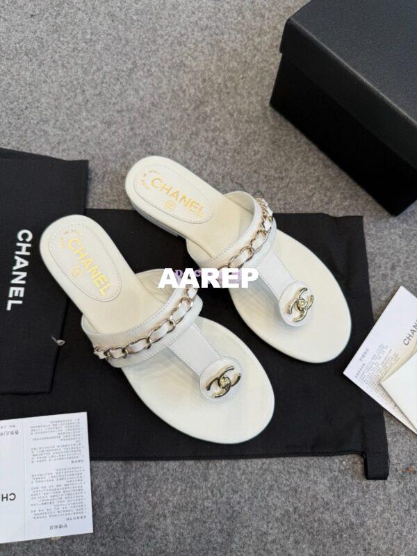 Replica Chanel 25P Spring/Summer Double C Chain Thong Sandals in Lambskin G46404 White 4