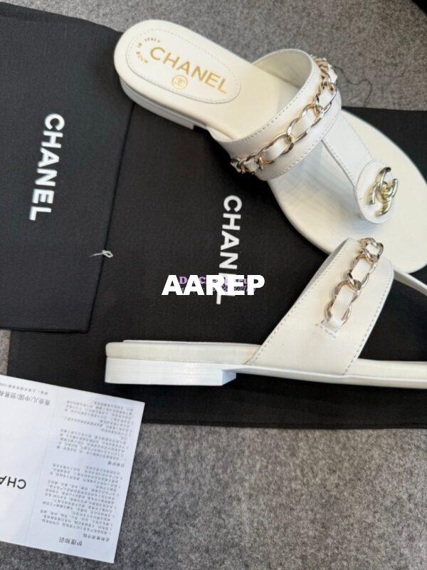 Replica Chanel 25P Spring/Summer Double C Chain Thong Sandals in Lambskin G46404 White 8