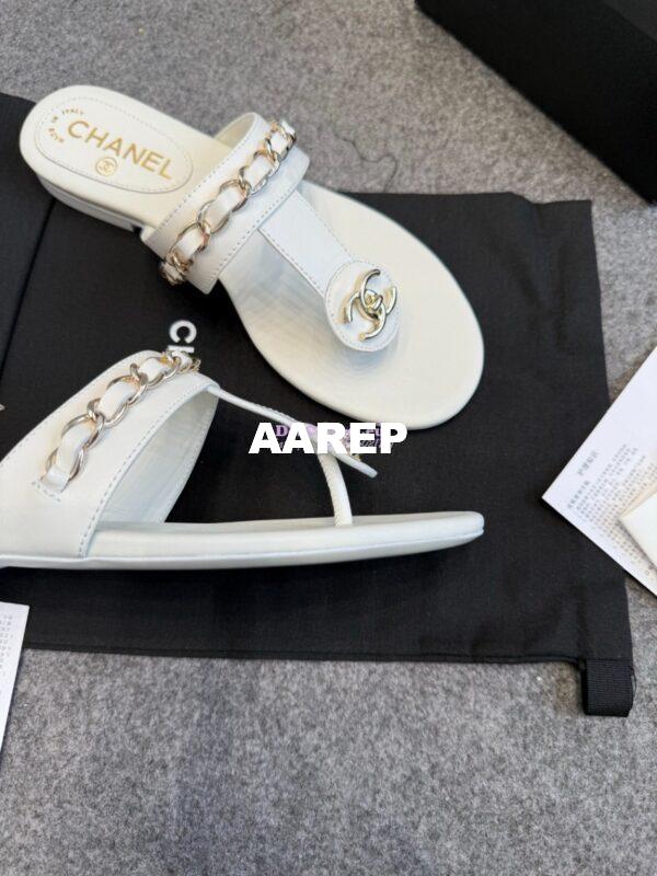 Replica Chanel 25P Spring/Summer Double C Chain Thong Sandals in Lambskin G46404 White 9
