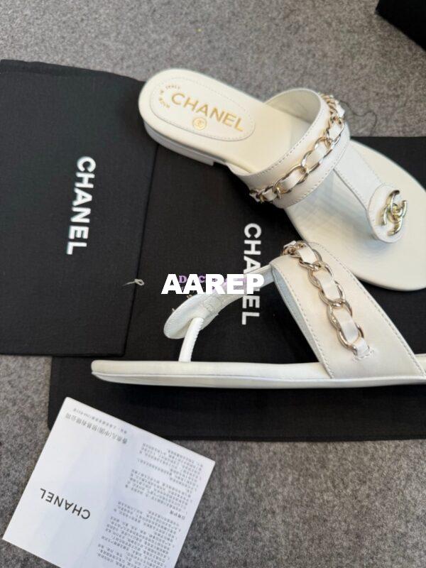 Replica Chanel 25P Spring/Summer Double C Chain Thong Sandals in Lambskin G46404 White 10
