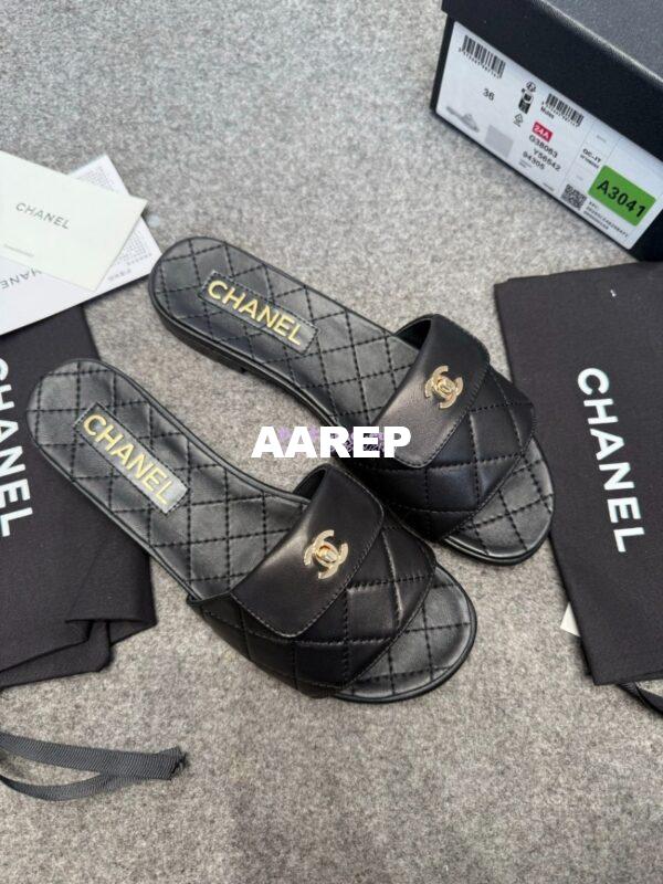 Replica Chanel 25P CC Turnlock Lambskin Slides G38232 Black 5