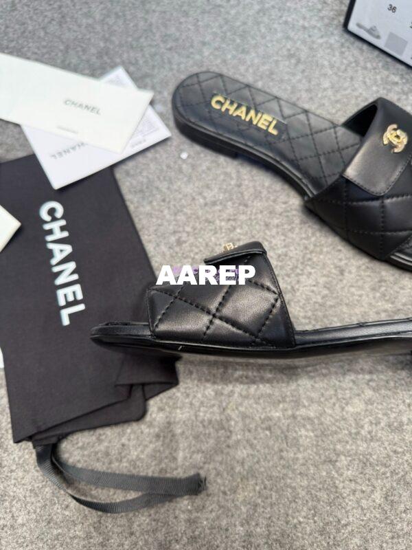 Replica Chanel 25P CC Turnlock Lambskin Slides G38232 Black 9