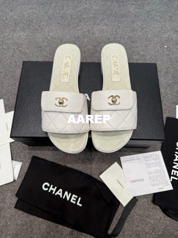 Replica Chanel 25P CC Turnlock Lambskin Slides G38232 White 3