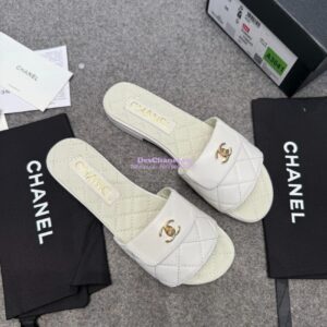 Replica Chanel 25P CC Turnlock Lambskin Slides G38232 White 2