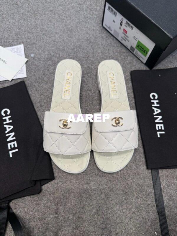 Replica Chanel 25P CC Turnlock Lambskin Slides G38232 White 5