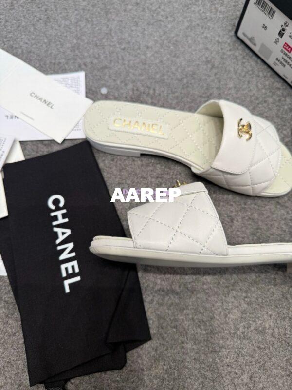 Replica Chanel 25P CC Turnlock Lambskin Slides G38232 White 6