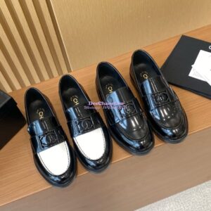Replica Chanel CC Black Metal Moccasins in Calfskin G45156 Black