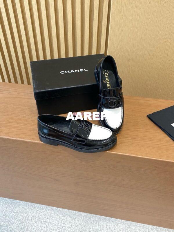 Replica Chanel CC Black Metal Moccasins in Calfskin G45156 White Black 3