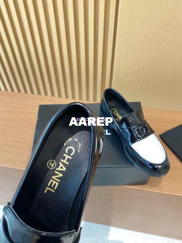 Replica Chanel CC Black Metal Moccasins in Calfskin G45156 White Black 5