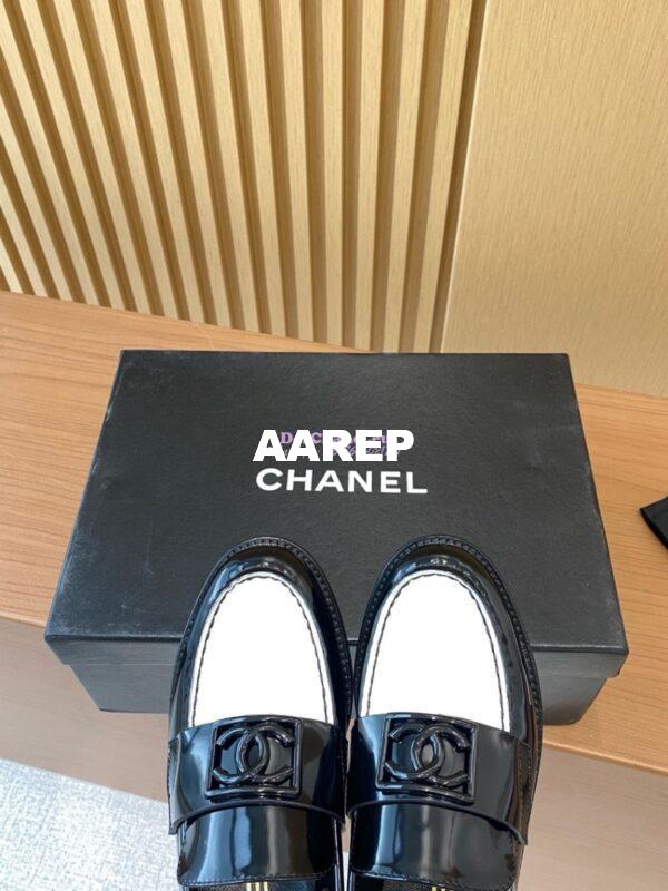 Replica Chanel CC Black Metal Moccasins in Calfskin G45156 White Black 7