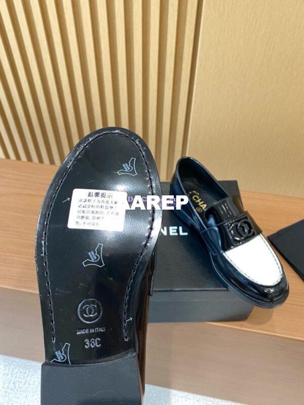 Replica Chanel CC Black Metal Moccasins in Calfskin G45156 White Black 9