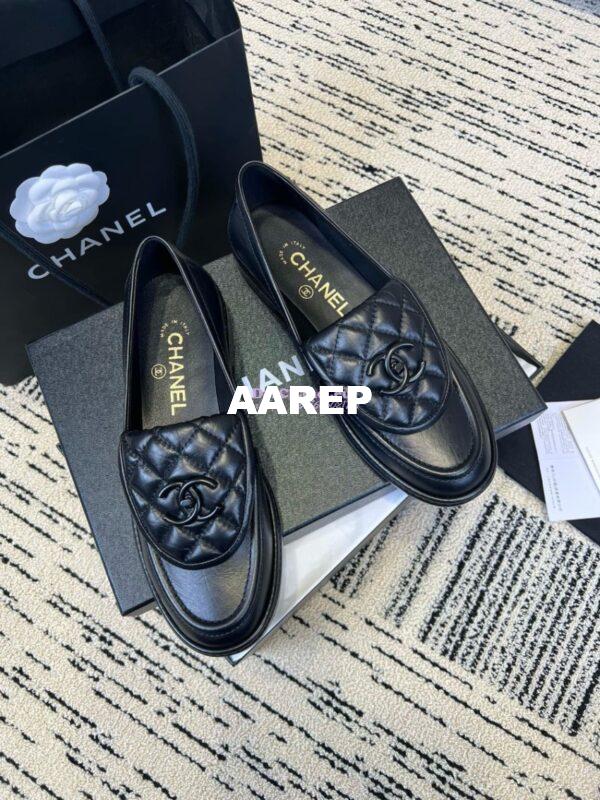 Replica Chanel 24A Twist Lock CC Lambskin Loafers G36646 All Black 8