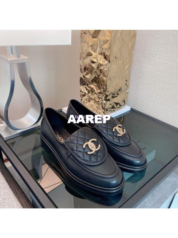 Replica Chanel 24A Twist Lock CC Lambskin Loafers G36646 Black 7