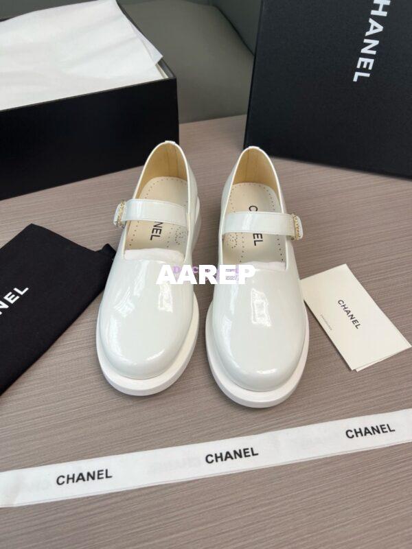 Replica Chanel 23B Luxe Mary Jane Ballet Shoes in Patent Leather G45146 White