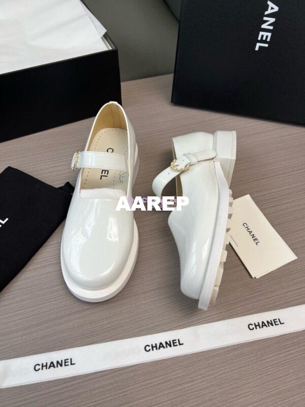 Replica Chanel 23B Luxe Mary Jane Ballet Shoes in Patent Leather G45146 White 2
