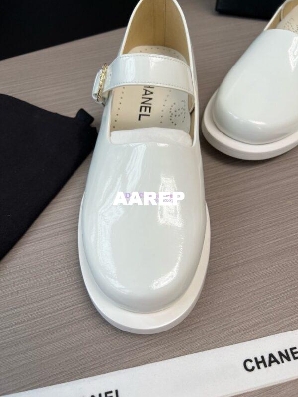 Replica Chanel 23B Luxe Mary Jane Ballet Shoes in Patent Leather G45146 White 3
