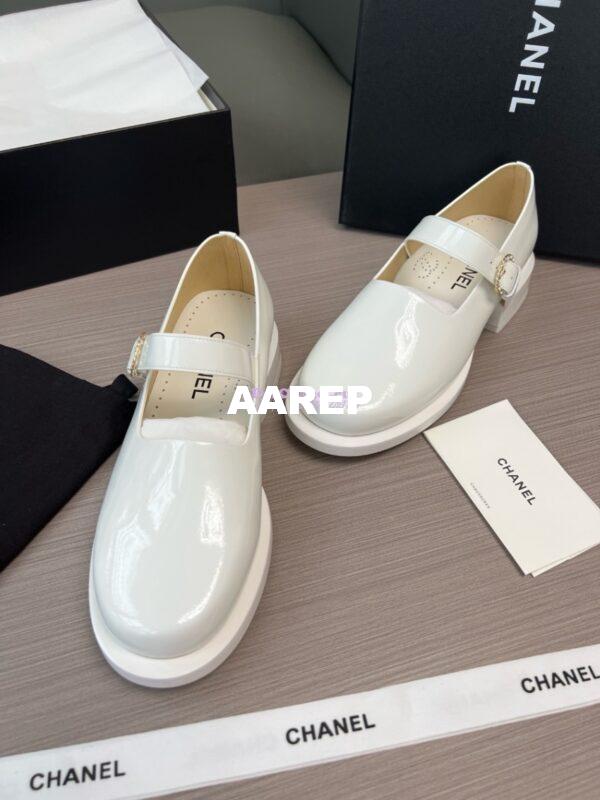 Replica Chanel 23B Luxe Mary Jane Ballet Shoes in Patent Leather G45146 White 5