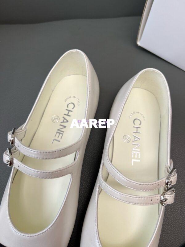 Replica Chanel High-End 24SS Mary Janes Lambskin & Grosgrain G45697 White 11