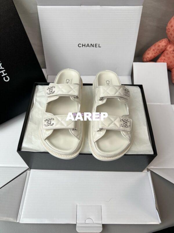 Replica Chanel High-End 24SS Leather Flats Lambskin Sandals G45507 White 3
