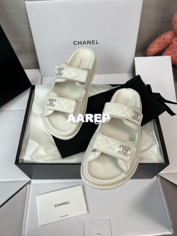 Replica Chanel High-End 24SS Leather Flats Lambskin Sandals G45507 White 6