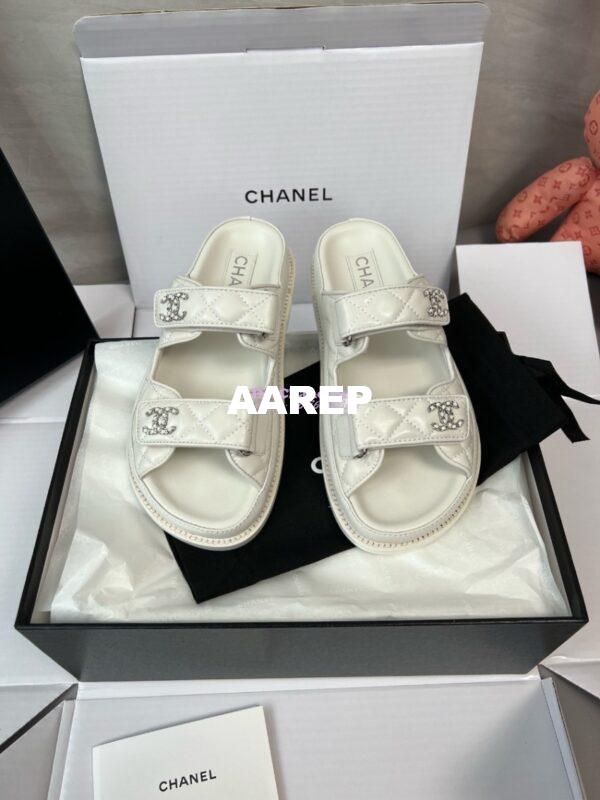 Replica Chanel High-End 24SS Leather Flats Lambskin Sandals G45507 White 7