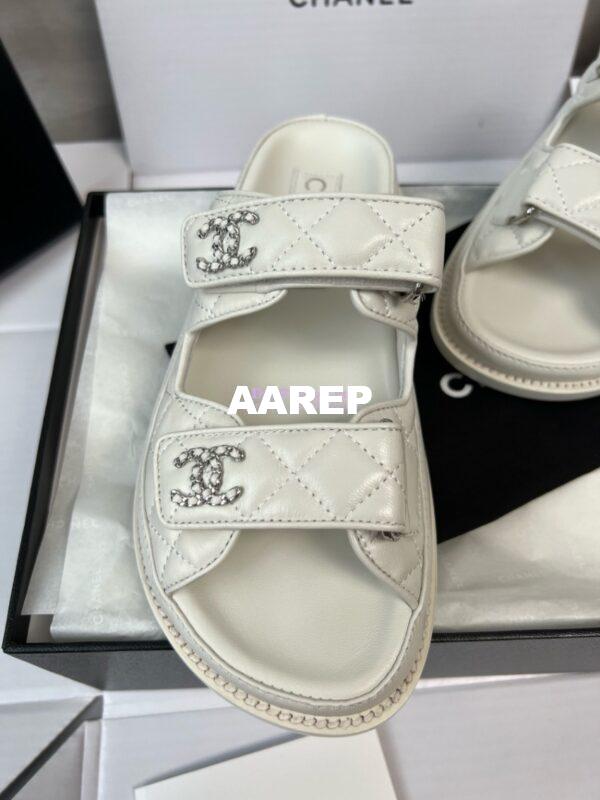 Replica Chanel High-End 24SS Leather Flats Lambskin Sandals G45507 White 9