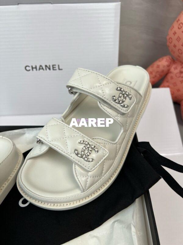Replica Chanel High-End 24SS Leather Flats Lambskin Sandals G45507 White 10