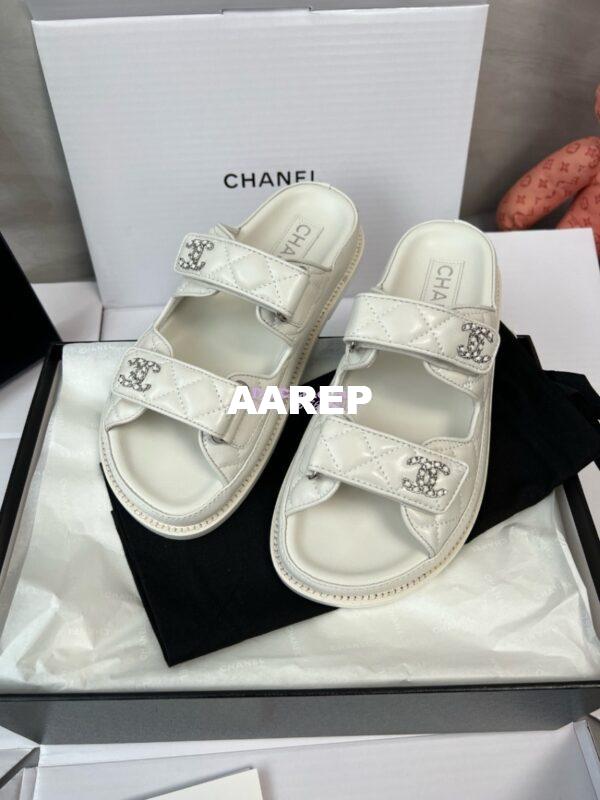 Replica Chanel High-End 24SS Leather Flats Lambskin Sandals G45507 White 11
