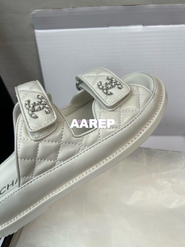 Replica Chanel High-End 24SS Leather Flats Lambskin Sandals G45507 White 17