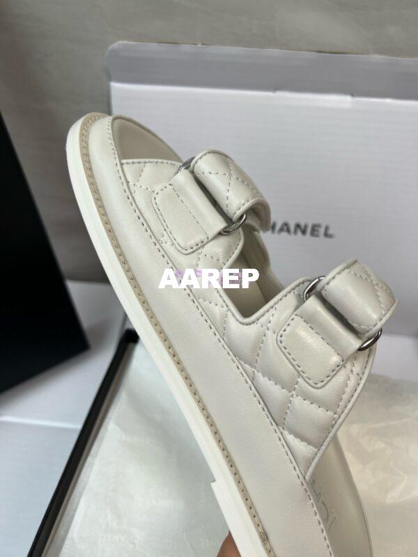 Replica Chanel High-End 24SS Leather Flats Lambskin Sandals G45507 White 18