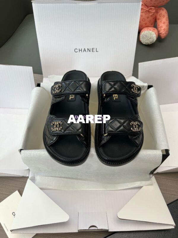 Replica Chanel High-End 24SS Leather Flats Lambskin Sandals G45507 Black 3