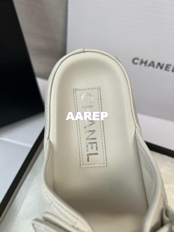 Replica Chanel High-End 24SS Leather Flats Lambskin Sandals G45507 White 20
