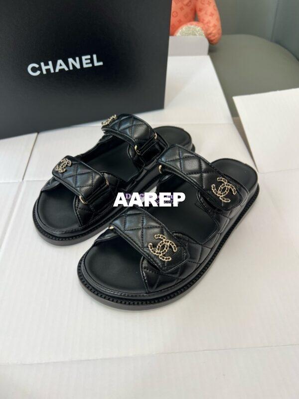 Replica Chanel High-End 24SS Leather Flats Lambskin Sandals G45507 Black 8