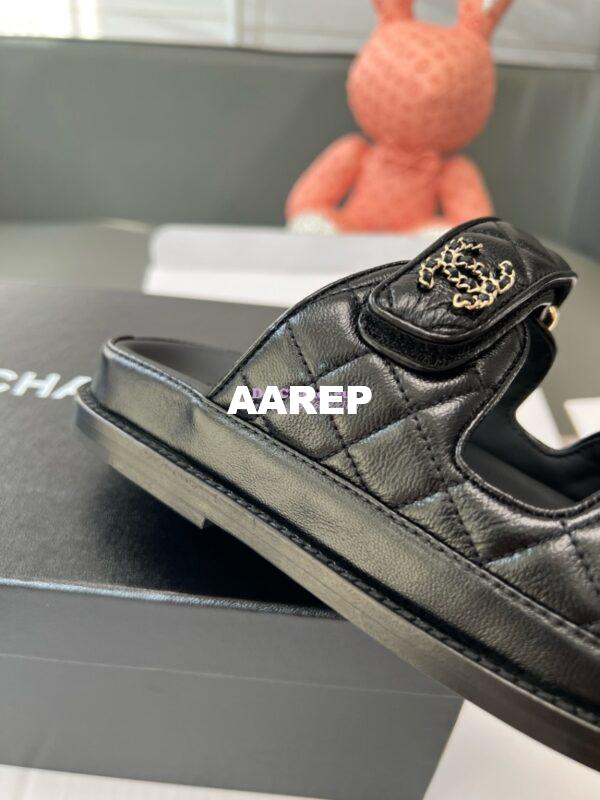 Replica Chanel High-End 24SS Leather Flats Lambskin Sandals G45507 Black 13