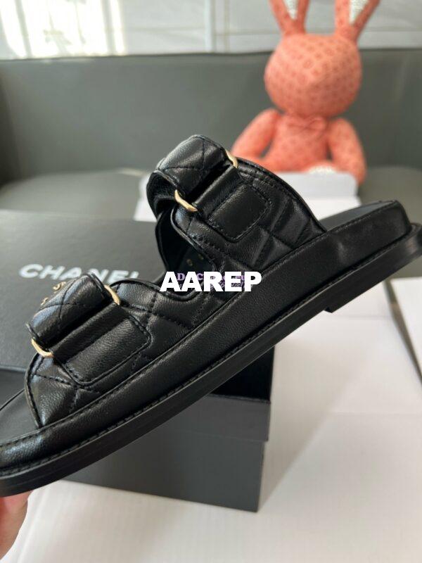 Replica Chanel High-End 24SS Leather Flats Lambskin Sandals G45507 Black 16