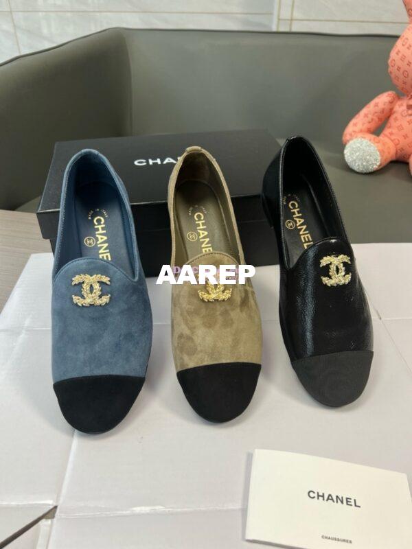 Replica Chanel 24SS Lambskin & Suede Loafers with Golden Wheat Sprig Logo G39318 Blue 3