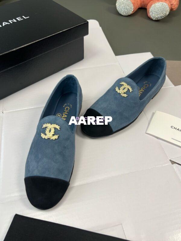 Replica Chanel 24SS Lambskin & Suede Loafers with Golden Wheat Sprig Logo G39318 Blue 7