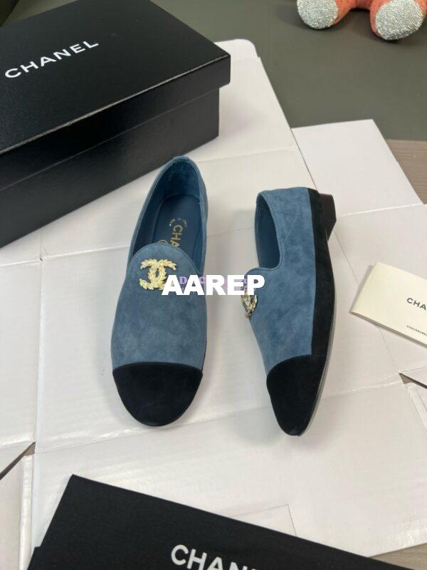 Replica Chanel 24SS Lambskin & Suede Loafers with Golden Wheat Sprig Logo G39318 Blue 8
