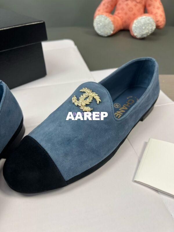 Replica Chanel 24SS Lambskin & Suede Loafers with Golden Wheat Sprig Logo G39318 Blue 9