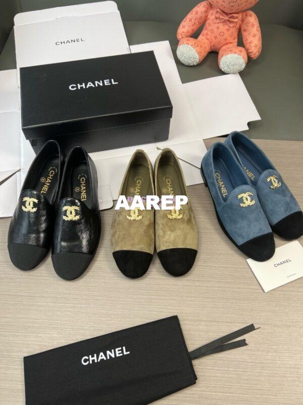 Replica Chanel 24SS Lambskin & Suede Loafers with Golden Wheat Sprig Logo G39318 Beige 3