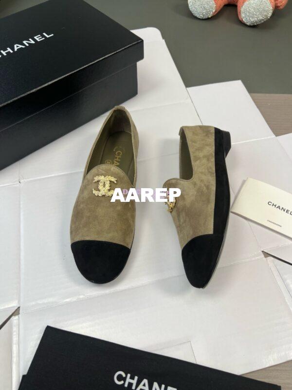 Replica Chanel 24SS Lambskin & Suede Loafers with Golden Wheat Sprig Logo G39318 Beige 7