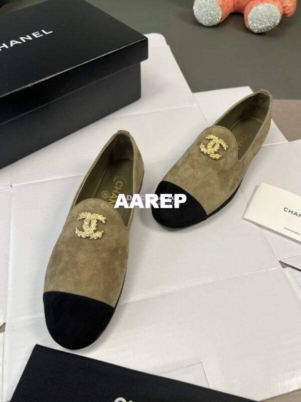 Replica Chanel 24SS Lambskin & Suede Loafers with Golden Wheat Sprig Logo G39318 Beige 10
