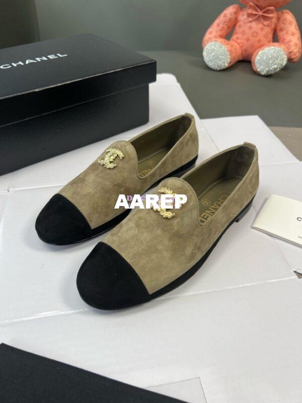 Replica Chanel 24SS Lambskin & Suede Loafers with Golden Wheat Sprig Logo G39318 Beige 13
