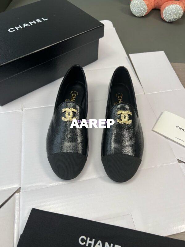 Replica Chanel 24SS Lambskin & Suede Loafers with Golden Wheat Sprig Logo G39318 Black 3