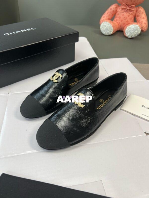 Replica Chanel 24SS Lambskin & Suede Loafers with Golden Wheat Sprig Logo G39318 Black 6