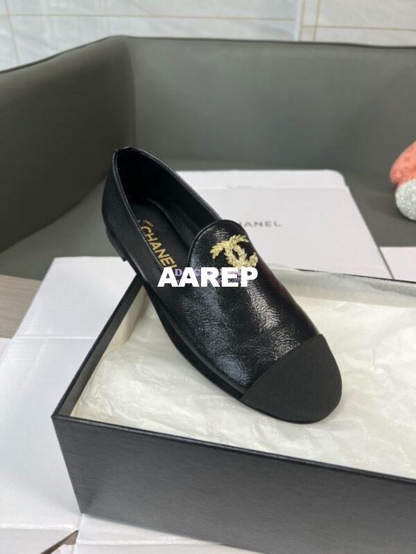 Replica Chanel 24SS Lambskin & Suede Loafers with Golden Wheat Sprig Logo G39318 Black 9